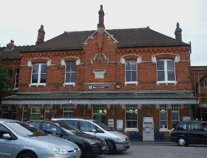 THE 10 CLOSEST Hotels to Purley Station .